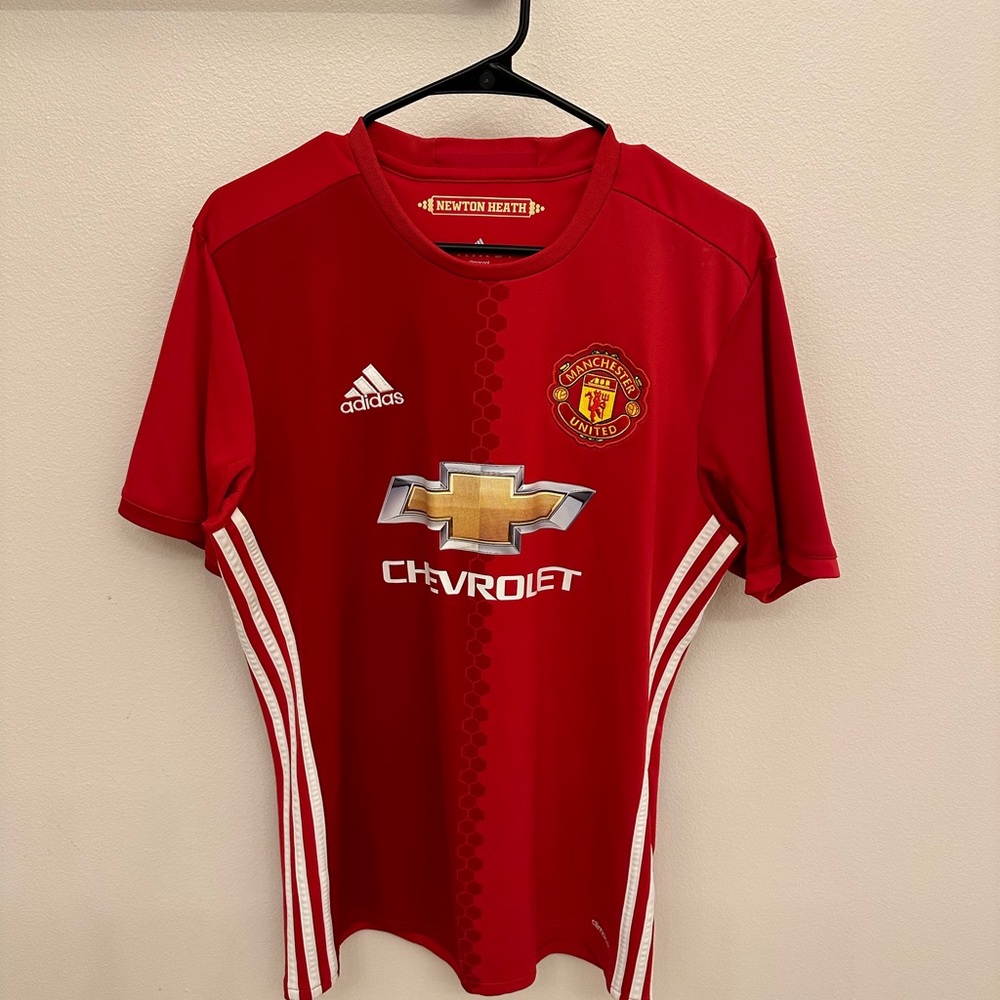 Official Manchester United Jersey (red)